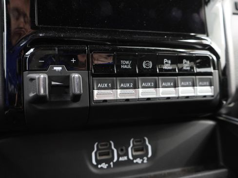 Used 2021 RAM 2500 Big Horn w/ Level B Equipment Group image 47