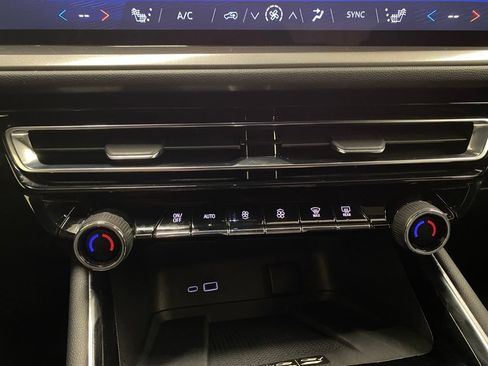 Used 2026 Chevrolet Traverse LT AWD/4WD image 20