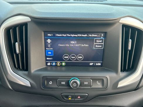 Used 2023 GMC Terrain SLE w/ Driver Convenience Package FWD image 18