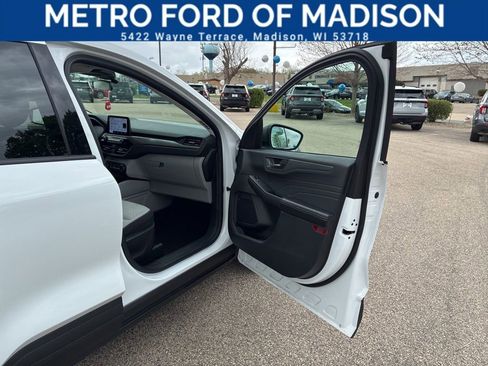 Used 2023 Ford Escape Active w/ Cold Weather Package FWD image 41