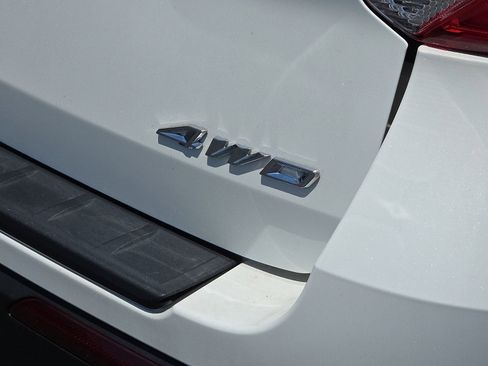 Certified 2022 Ford Explorer XLT w/ Equipment Group 202A image 4