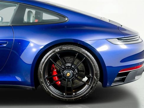 Used 2024 Porsche 911 Carrera GTS w/ Premium Package RWD image 17
