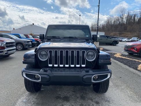 Used 2019 Jeep Wrangler Unlimited Sahara w/ Cold Weather Group image 6