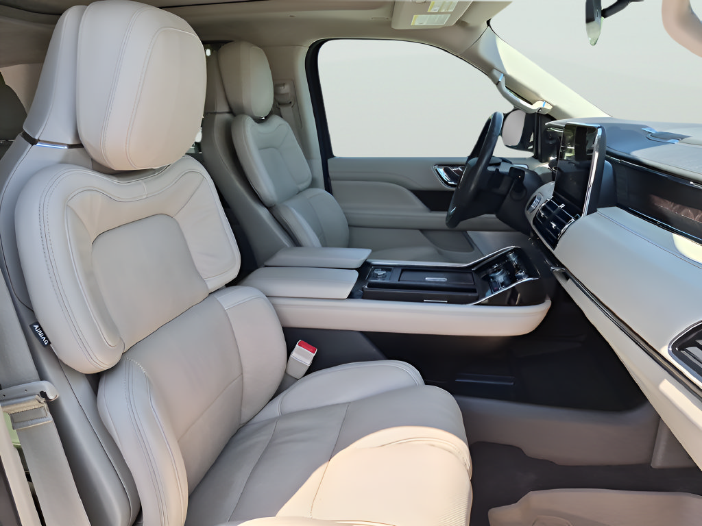Used 2021 Lincoln Navigator L Reserve w/ Luxury Package AWD/4WD image 41