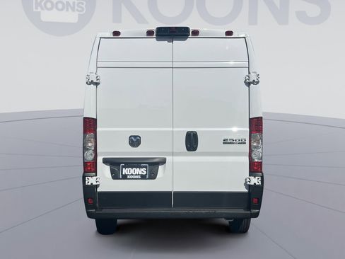 Used 2024 RAM ProMaster 2500 w/ Convenience Group FWD image 15