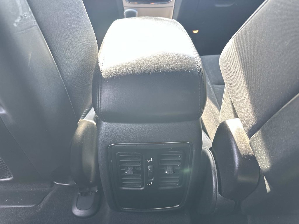 Used 2017 Jeep Grand Cherokee Laredo w/ Quick Order Package 23E AWD/4WD image 14