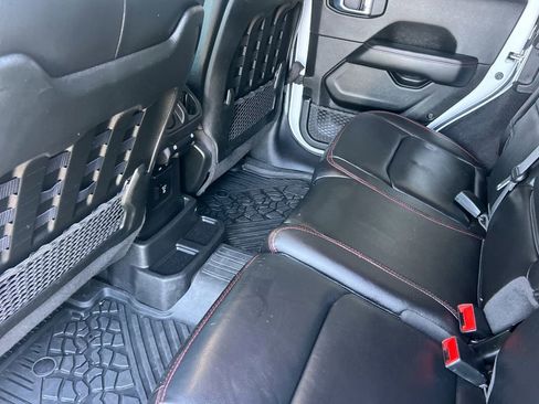 Used 2021 Jeep Wrangler Unlimited Rubicon w/ Xtreme Recon 35" Tire Package image 14