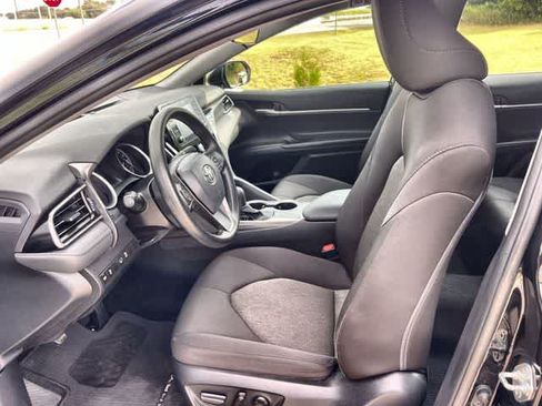 Used 2022 Toyota Camry LE w/ Carpet Mat Package (TMS) FWD image 11
