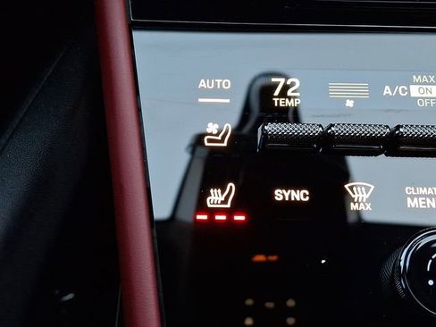 Certified 2025 Porsche Cayenne image 29