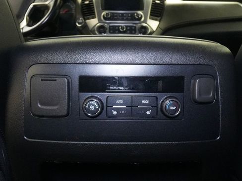 Used 2020 Chevrolet Suburban LT image 23