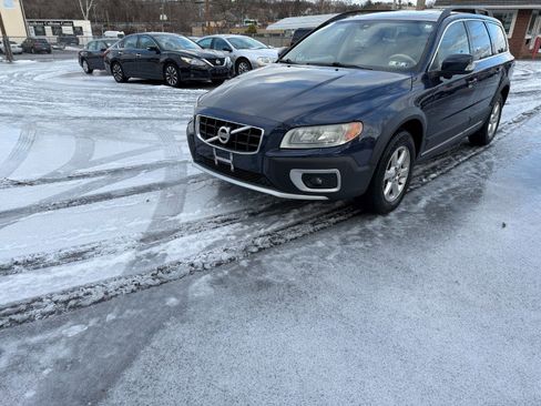 Used 2010 Volvo XC70 3.2 image 1
