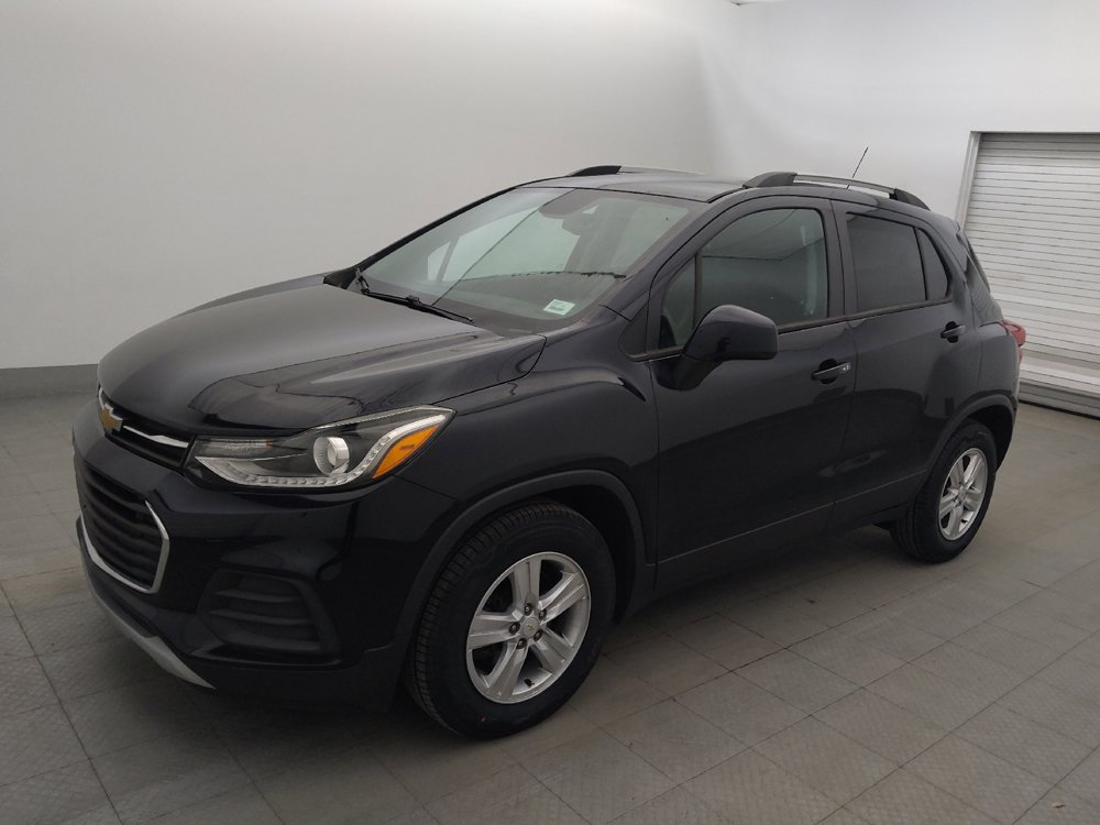 Used 2021 Chevrolet Trax LT w/ Driver Confidence Package FWD image 2