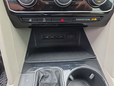 Used 2020 Volkswagen Atlas SEL FWD image 20
