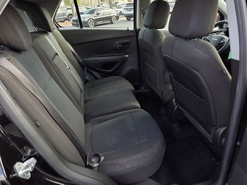 Used 2020 Chevrolet Trax LS image 18