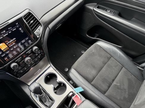 Used 2021 Jeep Grand Cherokee Laredo X image 23