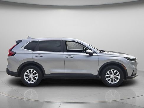 Used 2023 Honda CR-V LX image 3