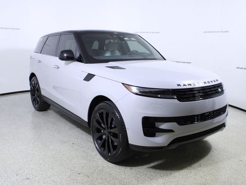 New 2026 Land Rover Range Rover Sport SE image 3