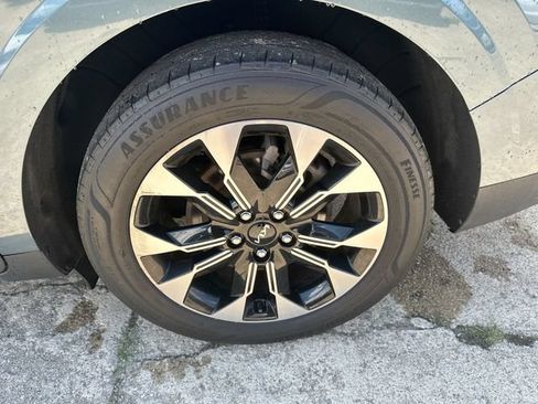 Used 2024 Kia Carnival EX FWD image 45