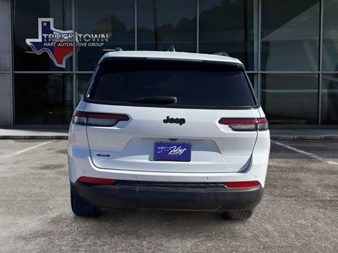 Used 2025 Jeep Grand Cherokee L Altitude image 4