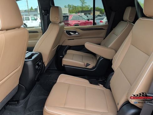 Used 2023 Chevrolet Tahoe Premier w/ Premium Package 2 AWD/4WD image 17