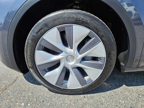 Used 2023 Tesla Model Y Long Range AWD/4WD image 10