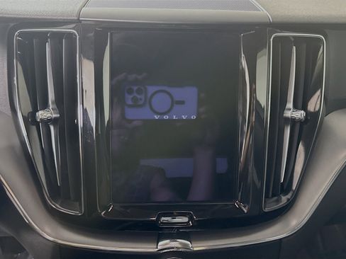 Used 2023 Volvo XC60 B5 Core FWD image 18
