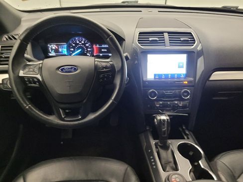 Used 2018 Ford Explorer XLT w/ Equipment Group 202A AWD/4WD image 22