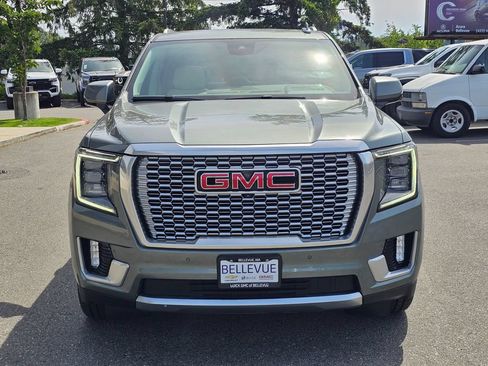 Used 2024 GMC Yukon XL Denali w/ Denali Reserve Package AWD/4WD image 8