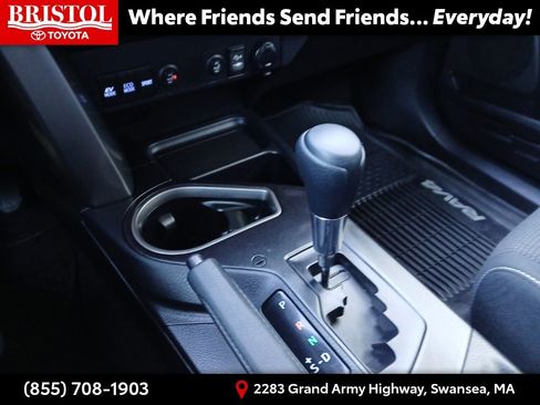 Used 2018 Toyota RAV4 LE image 21