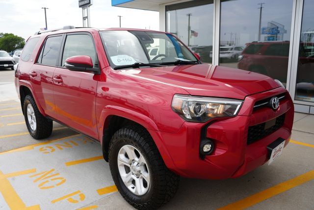 Used 2024 Toyota 4Runner SR5 Premium w/ Moonroof Package AWD/4WD image 31