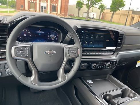 New 2026 Chevrolet Silverado 2500 ZR2 AWD/4WD image 41