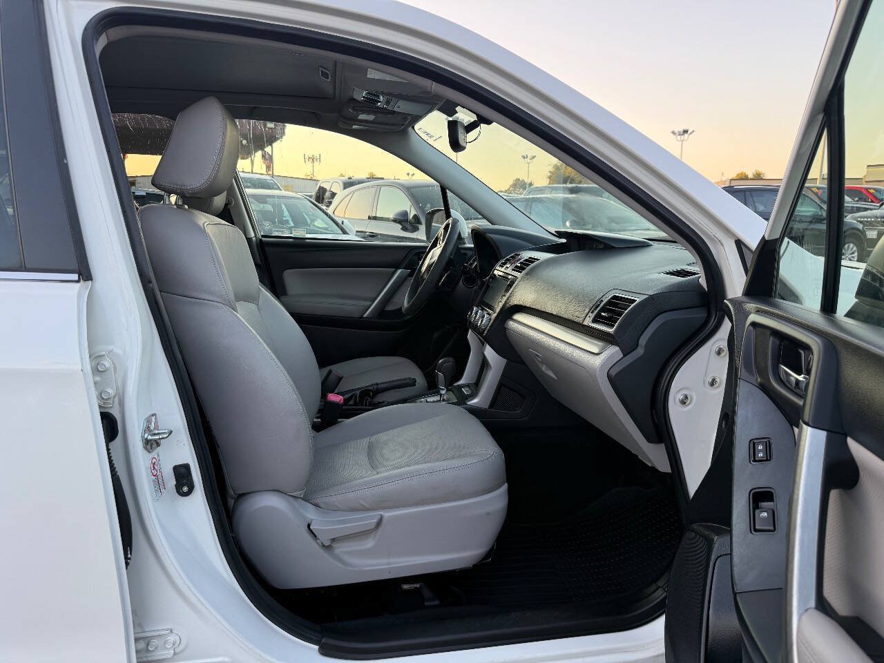 Used 2016 Subaru Forester 2.5i Limited AWD/4WD image 13
