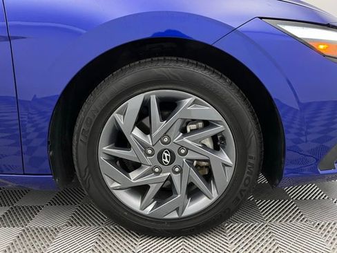 Used 2024 Hyundai Elantra SEL image 39