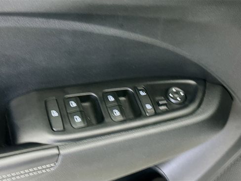 Used 2024 Hyundai Venue Limited image 15