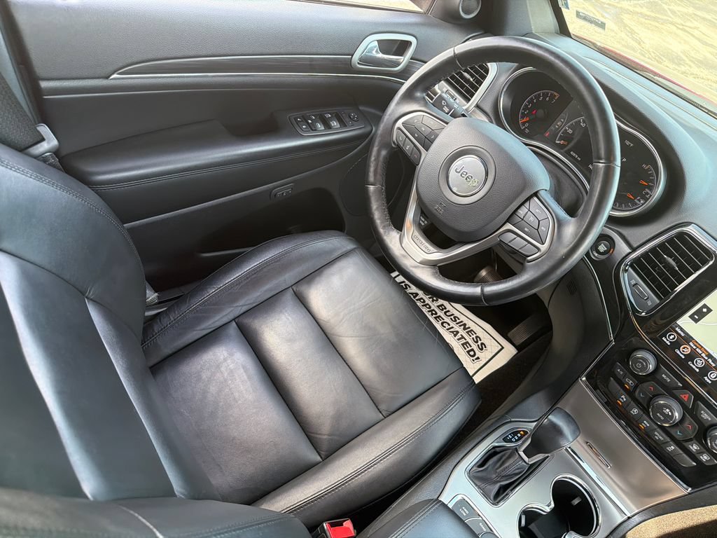 Used 2022 Jeep Grand Cherokee Limited w/ Tech Group AWD/4WD image 14