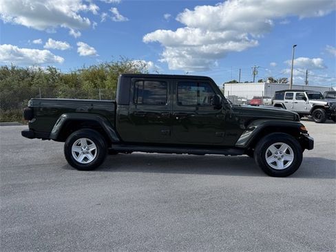 Used 2021 Jeep Gladiator Sport image 2