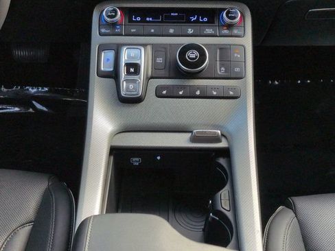 Used 2024 Hyundai Palisade SEL w/ Premium Package FWD image 19