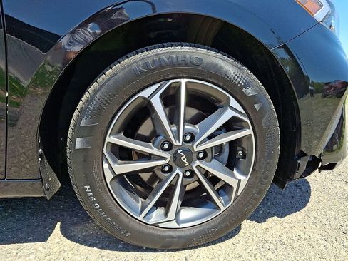 Certified 2023 Kia Forte LXS FWD image 9