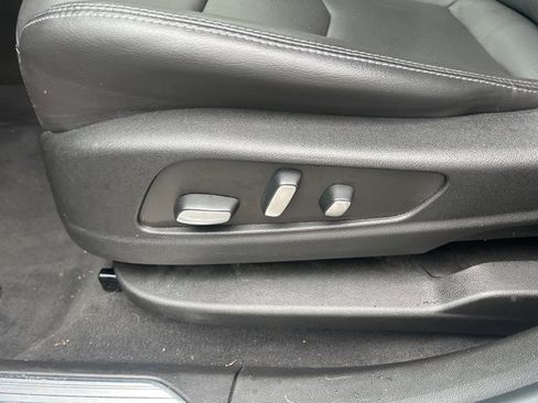 Certified 2022 Cadillac XT5 Premium Luxury image 25