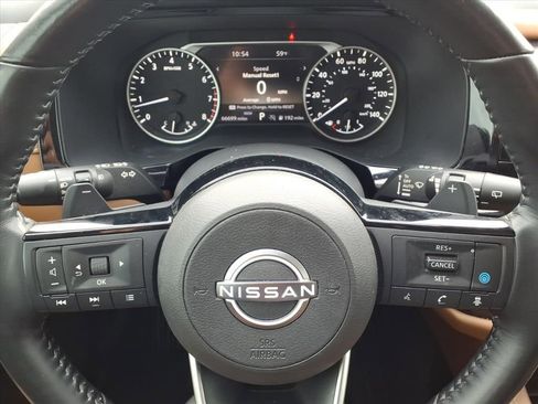 Used 2022 Nissan Pathfinder Platinum image 11