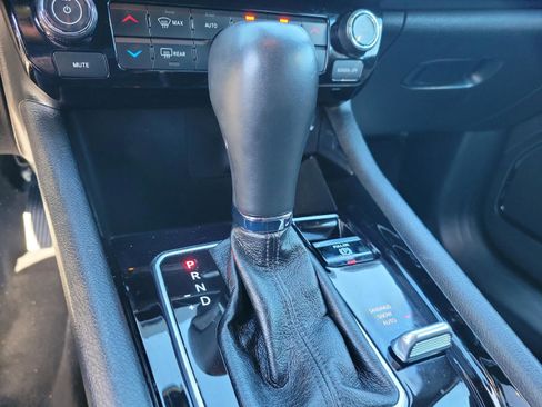 Used 2024 Jeep Compass Limited image 34