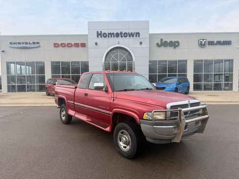 Used 1997 Dodge Ram 2500 Truck 4x4 Club Cab image 1