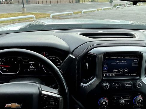 Used 2022 Chevrolet Silverado 2500 LT w/ Convenience Package AWD/4WD image 13
