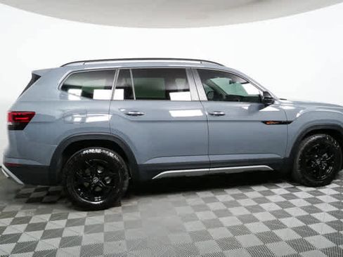 New 2026 Volkswagen Atlas Peak Edition AWD/4WD image 2