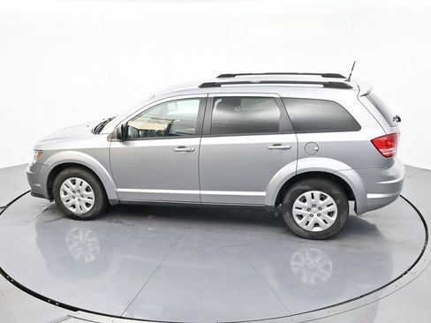 Used 2018 Dodge Journey SE image 29