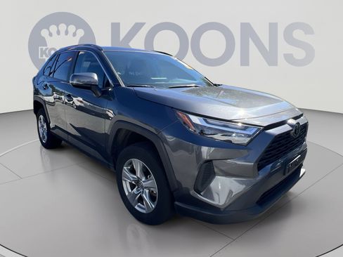 Used 2025 Toyota RAV4 XLE AWD/4WD image 10