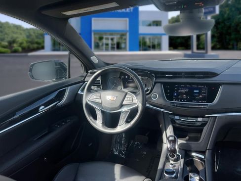Certified 2025 Cadillac XT5 Premium Luxury w/ Technology Package AWD/4WD image 36