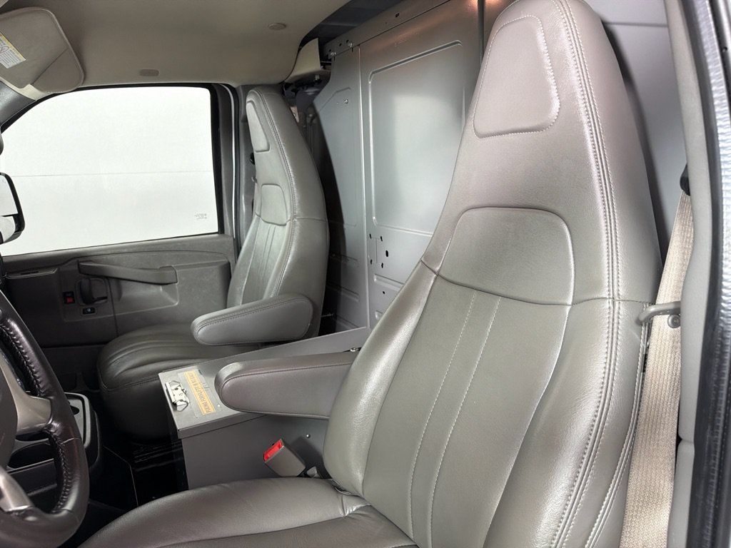 Used 2019 Chevrolet Express 3500 Extended w/ Driver Convenience Package RWD image 12