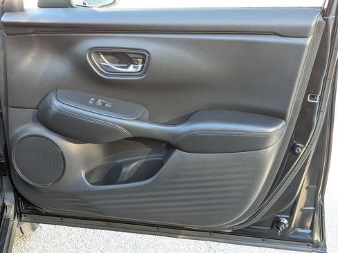 Used 2025 Honda HR-V LX image 28