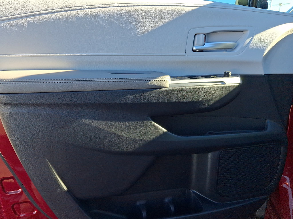 Certified 2026 Toyota Sienna XLE FWD image 19
